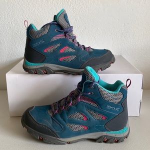 Regatta Holcombe IEP Junior Waterproof Walking Boots size 5 no box